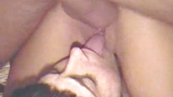 يبتسم رأس الأشقر الساخن برونا فييرا يحصل فلم كلاسيكي مترجم على بوسها يمسح بالقرب من حمام السباحة